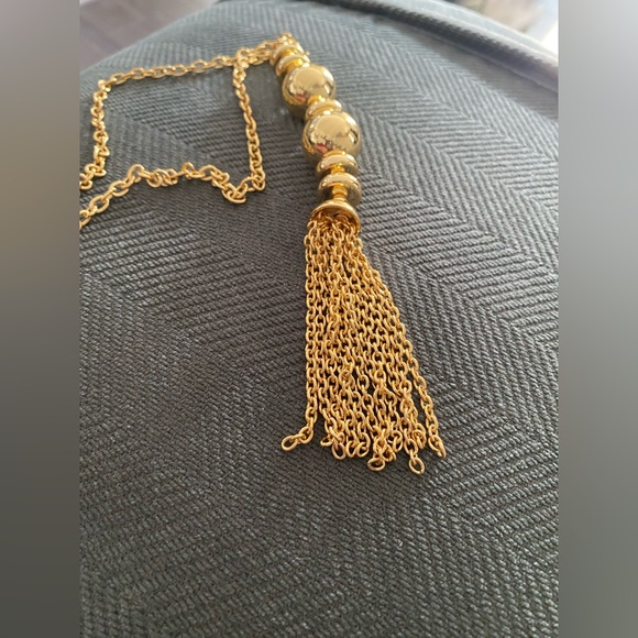 Joan Rivers Glamour 30 inch gold tassel necklace. - Picture 7 of 9